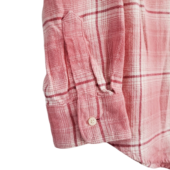 Old Navy Flannel Boyfriend Button-Down Shirt - Picture 4 of 7